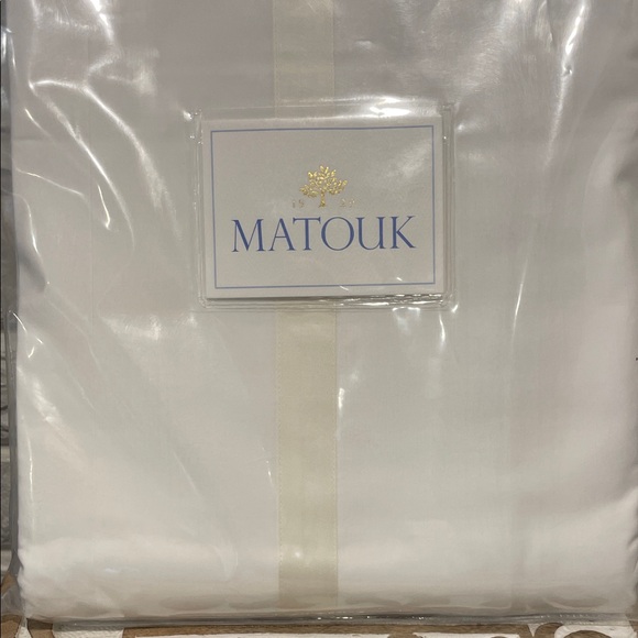 Matouk Lowell King Duvet in Ivory - Picture 1 of 4